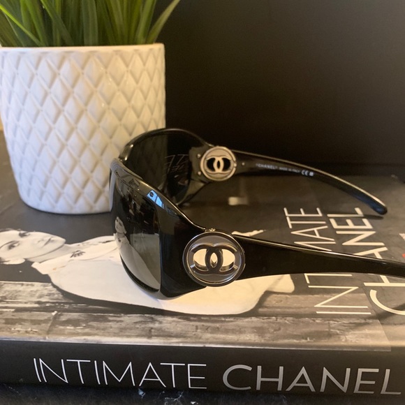 AUTHENTIC CHANEL SUNGLASSES - Picture 5 of 12